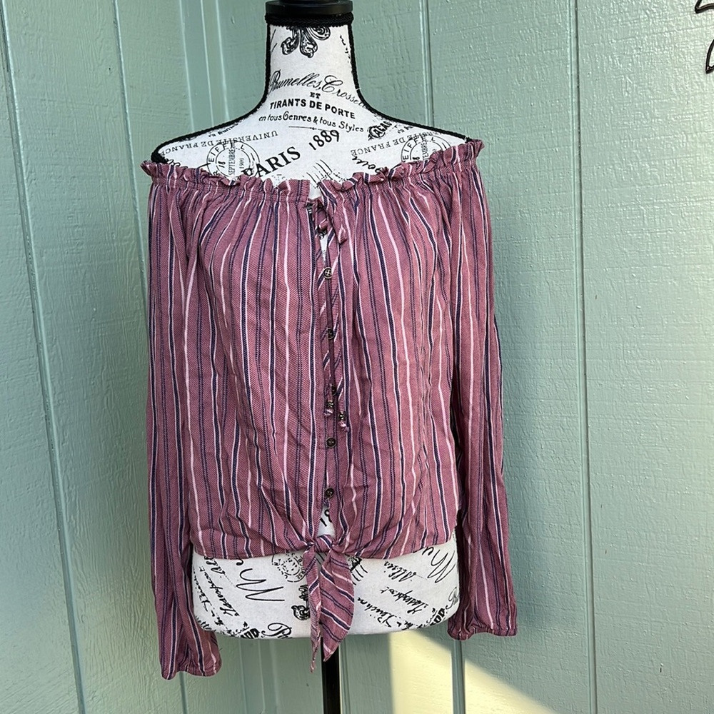 Beige and blue striped top size M. Juniors.